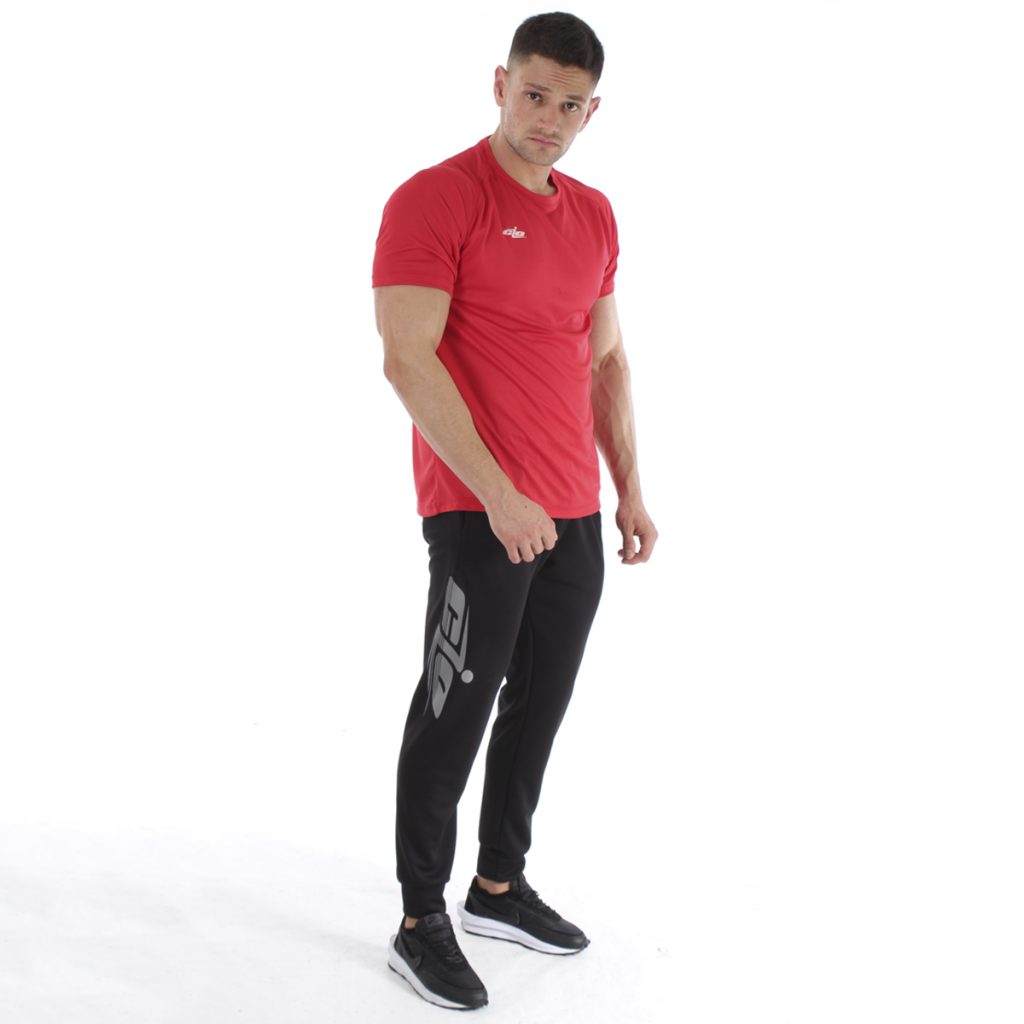 camisa basica roja y pantalon